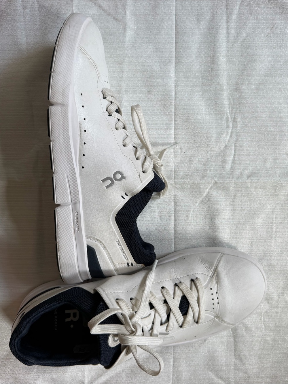 On Men’s THE ROGER - 9.5 - Picture 6 of 9